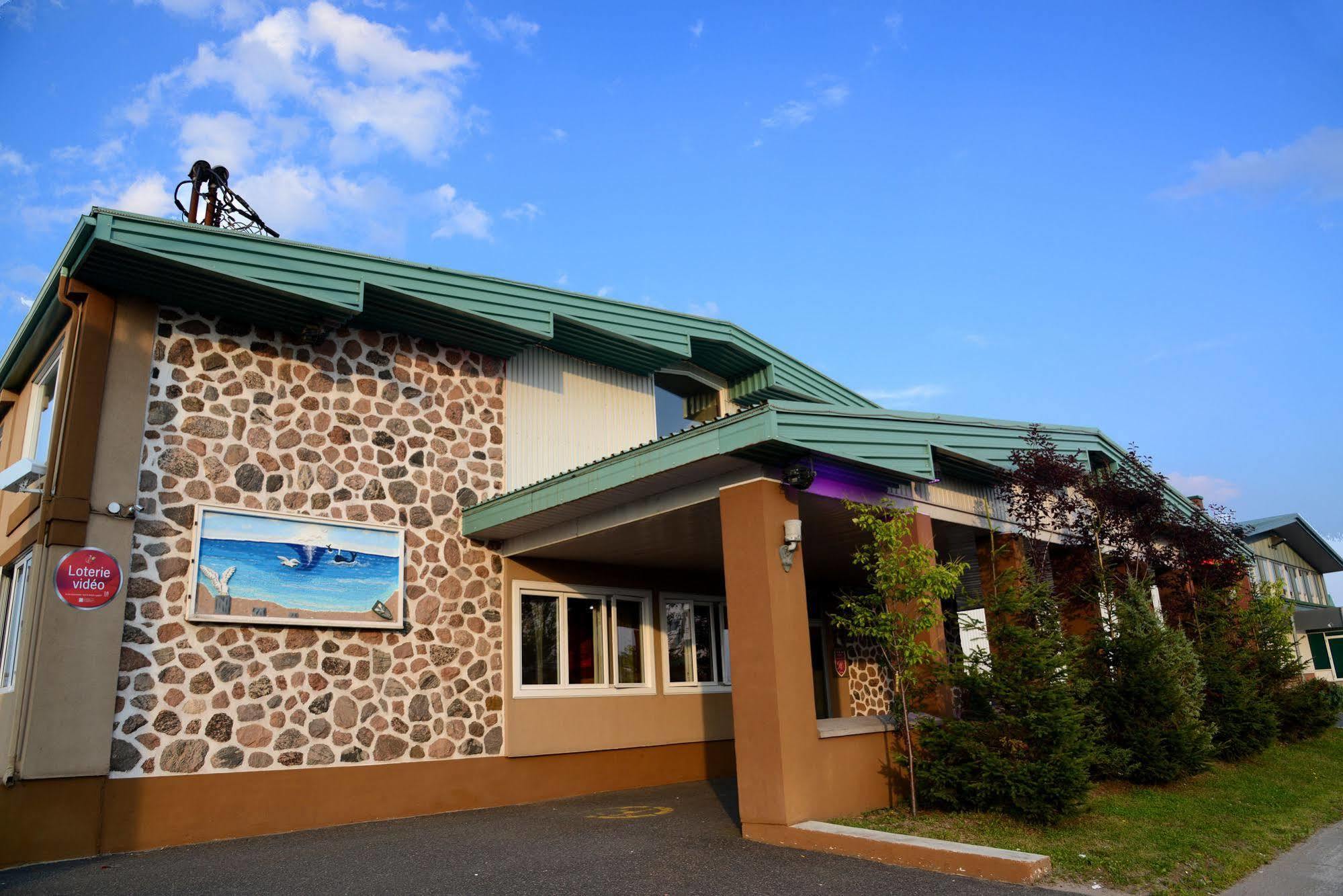 Hotel Les Mouettes Sept-Îles Exteriör bild